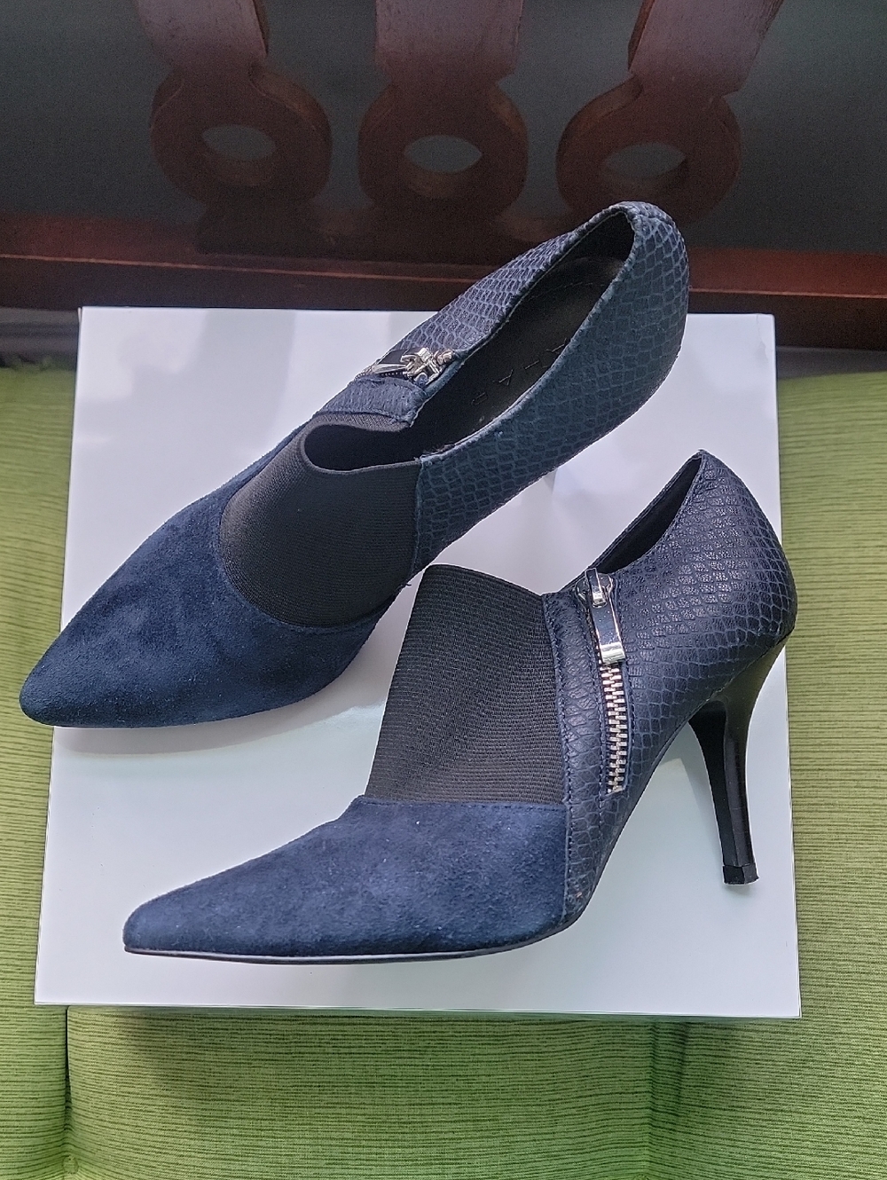 Elie Tahari Navy Pointed Toe Suede & Textured Heel Pumps with Side Zip